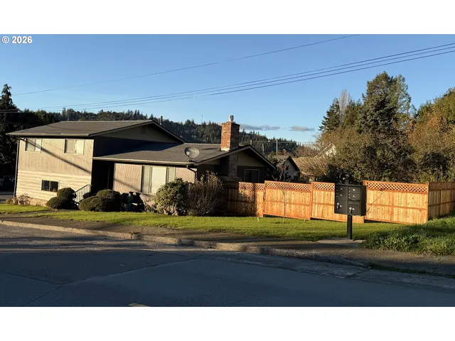 $340,000 | 1005 Maple Street, Myrtle Point, OR 97458