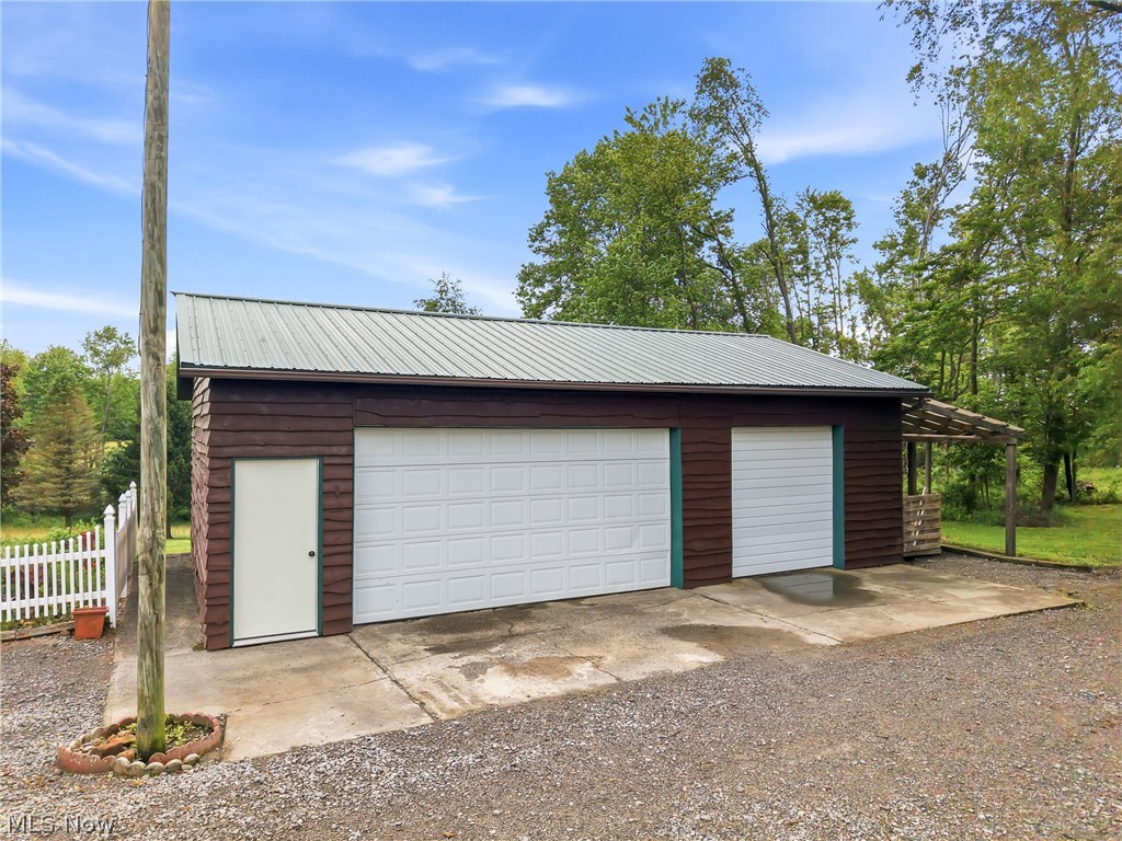 7374 Vale Road Rogers, OH 44455 - Photo 6 of 48