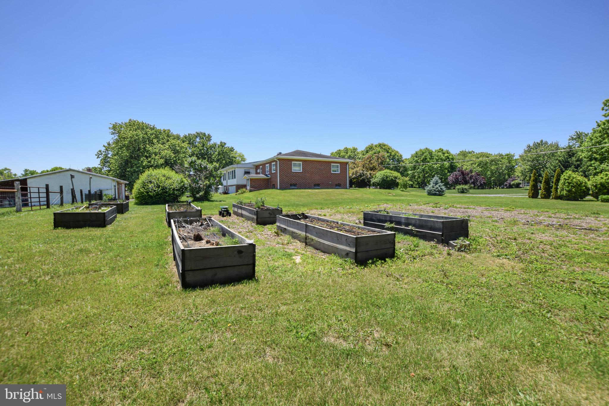 894 Files Cross Road Martinsburg, WV 25404 - Photo 28 of 40