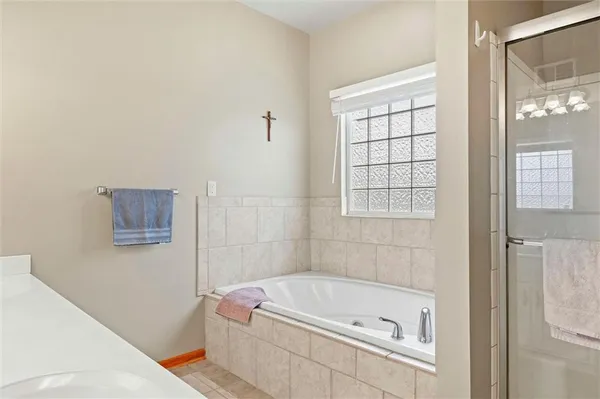 $348,000 | 9811 East 219th Circle, Peculiar, MO 64078