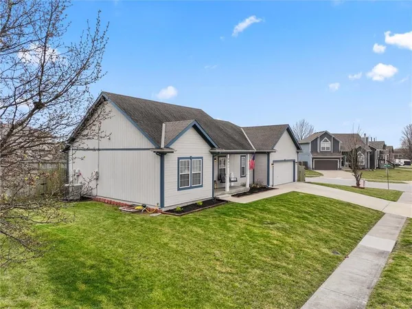 $348,000 | 9811 East 219th Circle, Peculiar, MO 64078