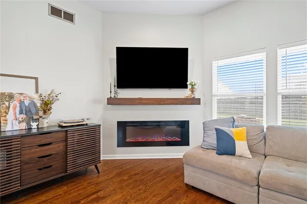 $348,000 | 9811 East 219th Circle, Peculiar, MO 64078