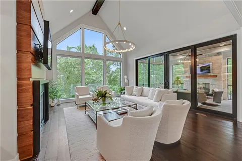 $3,750,000 | 17023 Wallace Way, Loch Lloyd, MO 64012