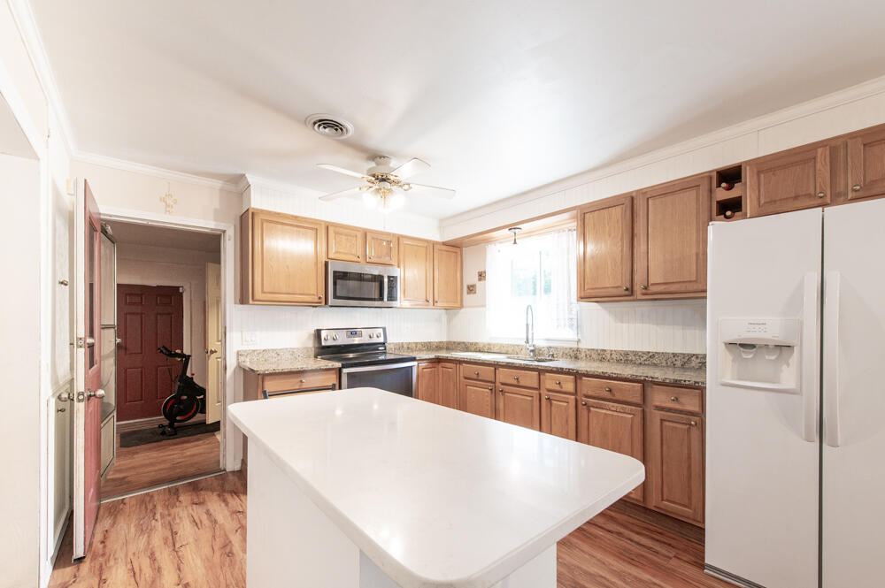 1107 Terrace Circle North Augusta, SC 29841 - Photo 4 of 28 Large Kitchen!