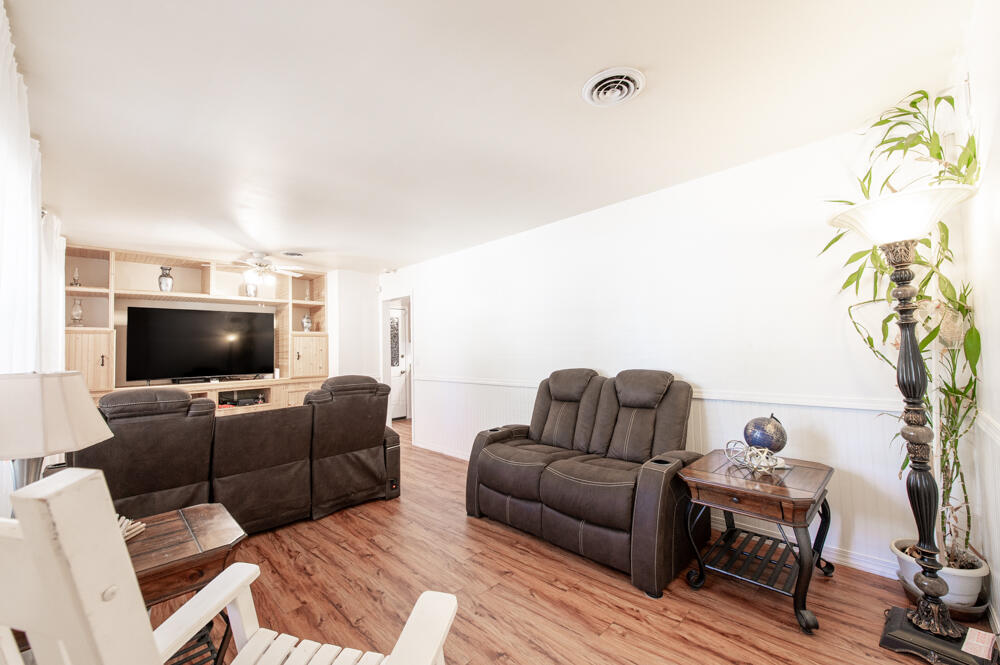 1107 Terrace Circle North Augusta, SC 29841 - Photo 9 of 28 Spacious Living Room!