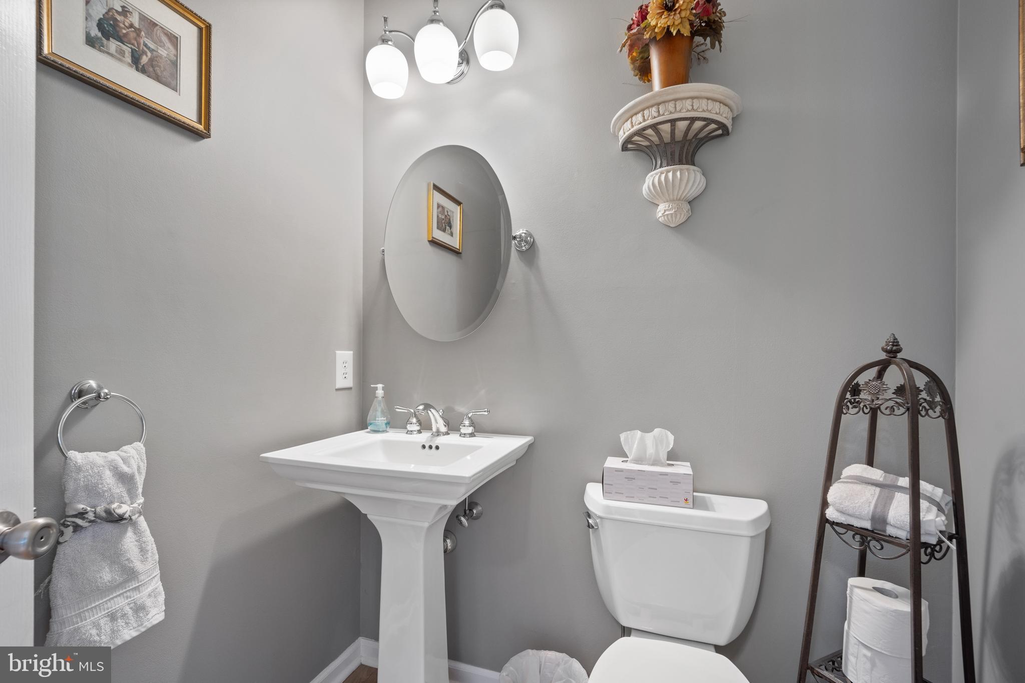 5005 Redfield Road Doylestown, PA 18902 - Photo 28 of 74 1st Floor Powder Room