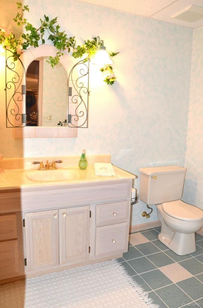 5806 Wellwood Drive Rochester, MI 48306 - Photo 64 of 76 Full Bathroom ~ Basement