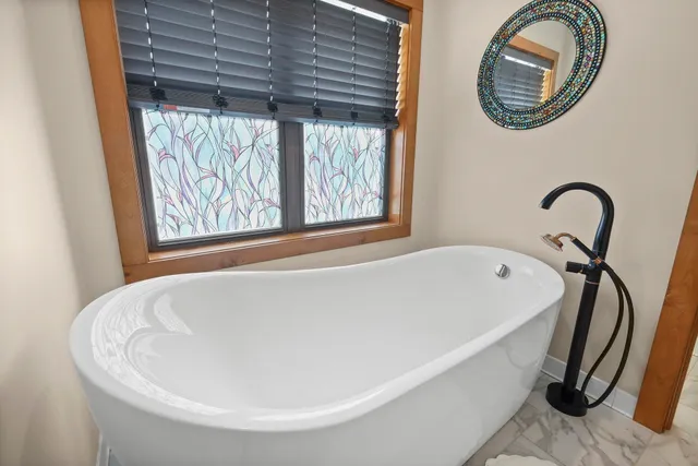 $749,000 | N8776 Island View Drive, New Lisbon, WI 53950