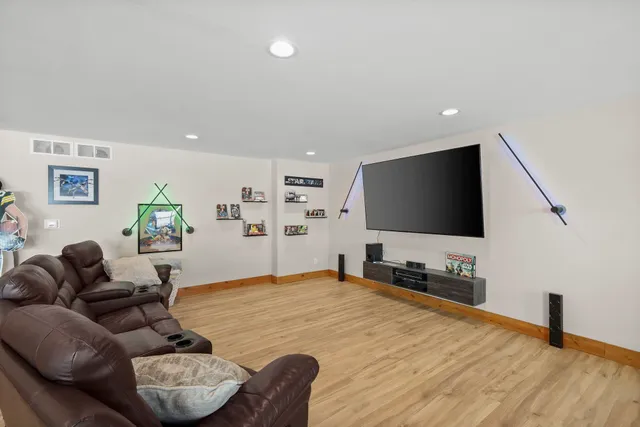 $749,000 | N8776 Island View Drive, New Lisbon, WI 53950