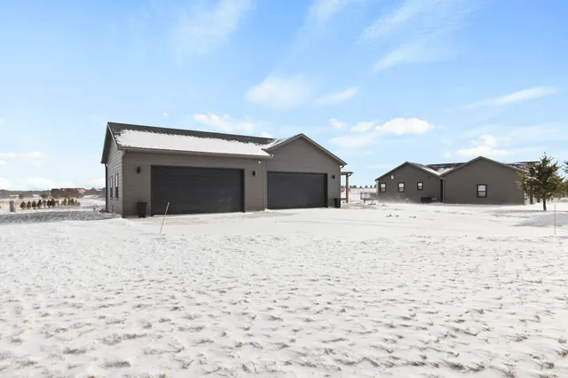 $749,000 | N8776 Island View Drive, New Lisbon, WI 53950