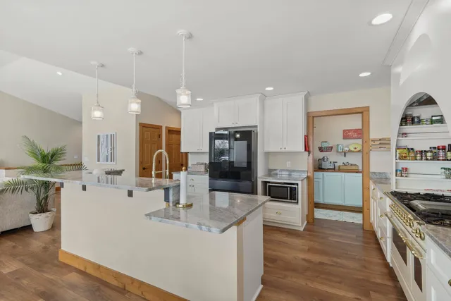 $749,000 | N8776 Island View Drive, New Lisbon, WI 53950