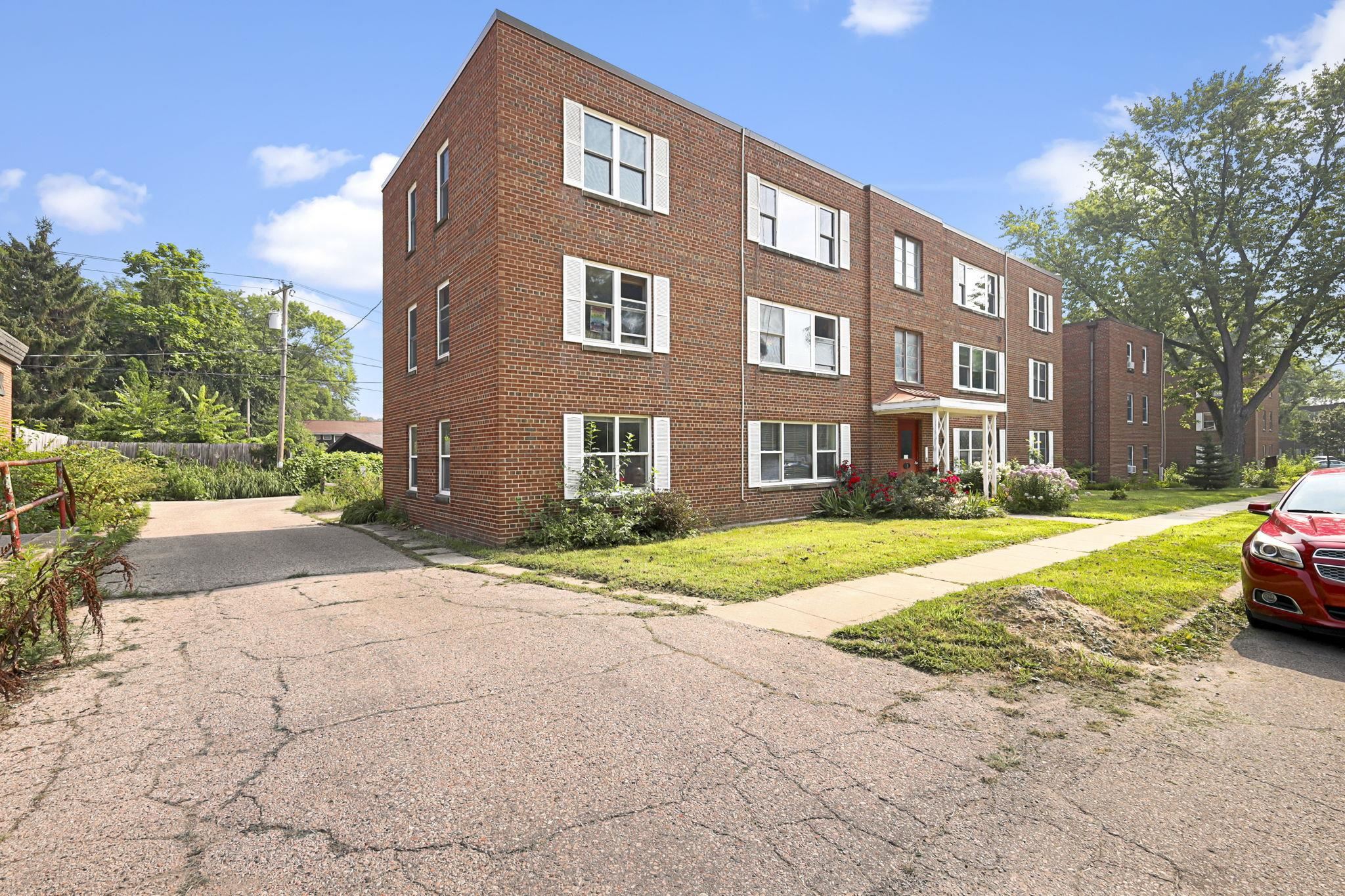 2 Sherman Terrace, Unit 1 Madison, WI 53704 - Photo 21 of 27