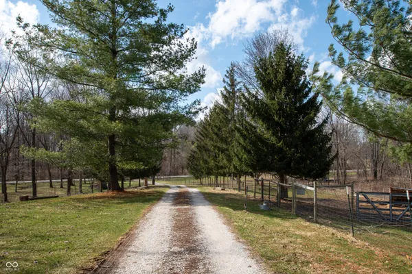 $684,900 | 13455 North Co Rd 425 East, Roachdale, IN 46172