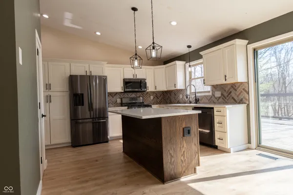 $684,900 | 13455 North Co Rd 425 East, Roachdale, IN 46172