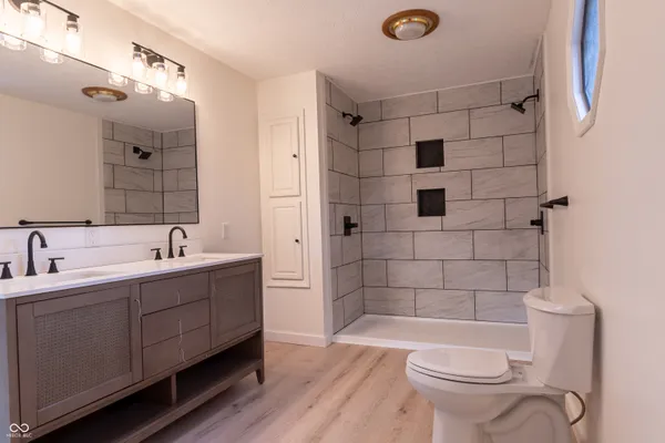 $684,900 | 13455 North Co Rd 425 East, Roachdale, IN 46172