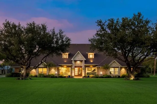 $1,250,000 | 51 Stage Coach Road, Fort Worth, TX 76244
