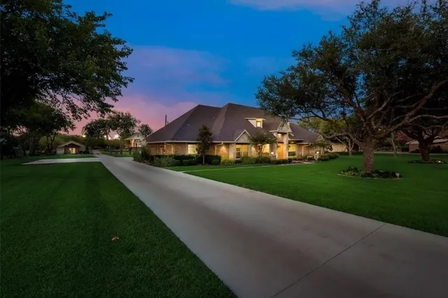 $1,250,000 | 51 Stage Coach Road, Fort Worth, TX 76244