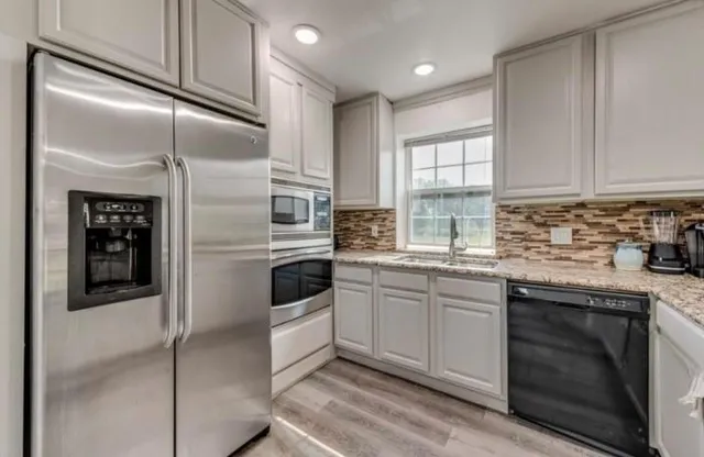 $1,250,000 | 51 Stage Coach Road, Fort Worth, TX 76244