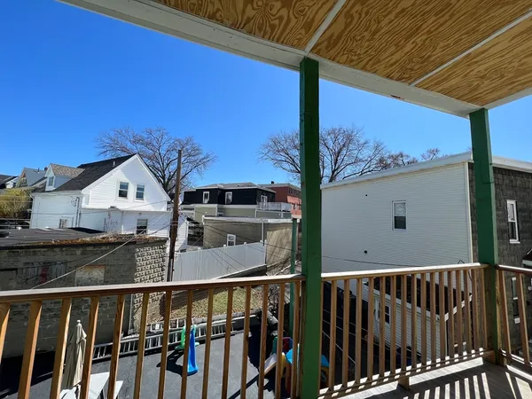 $4,100 | 225 Holland Street, Unit 2, Somerville, MA 02144