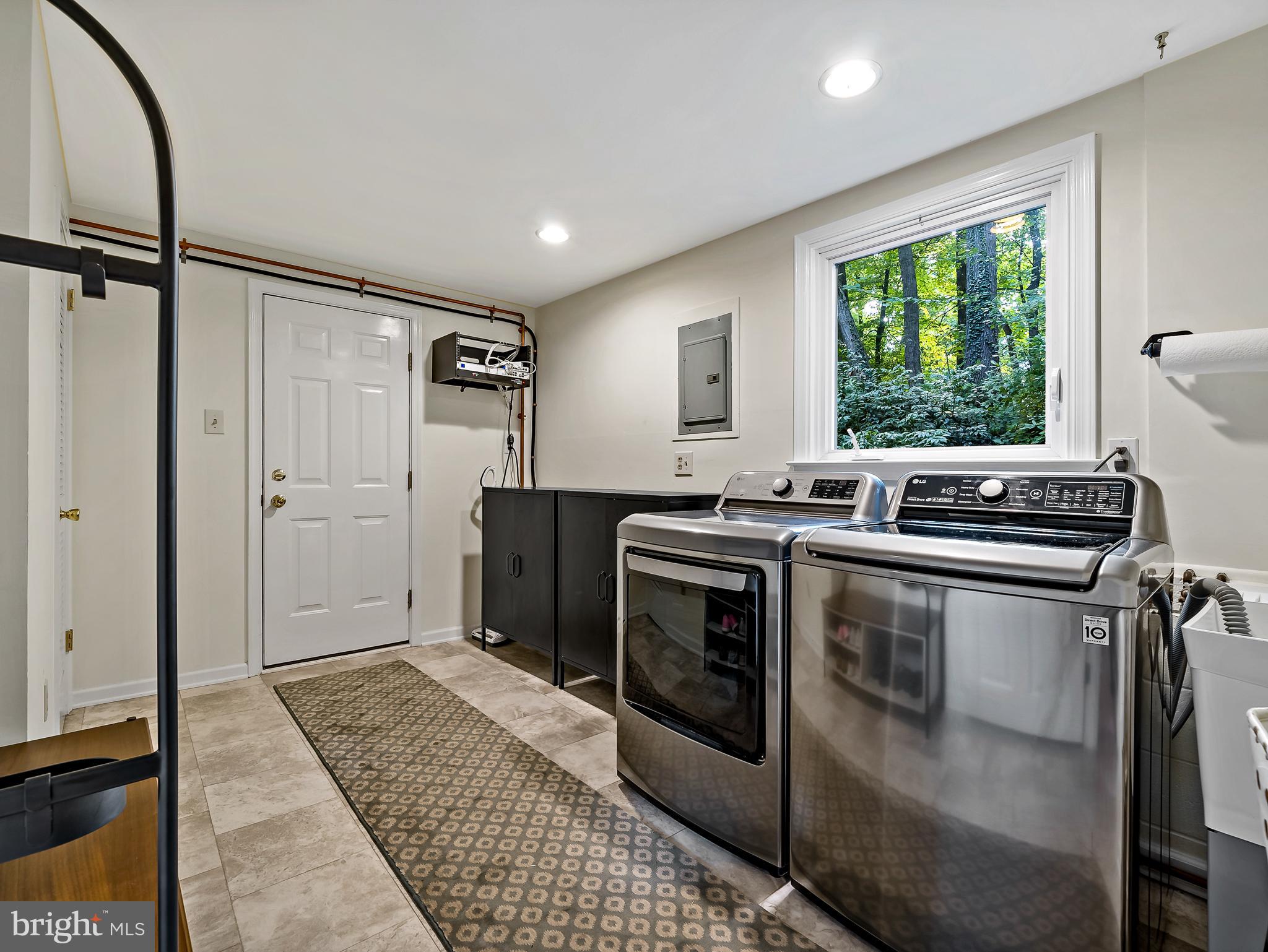 315 Danell Road Wayne, PA 19087 - Photo 17 of 34 mud room/laundry w/ new appliances