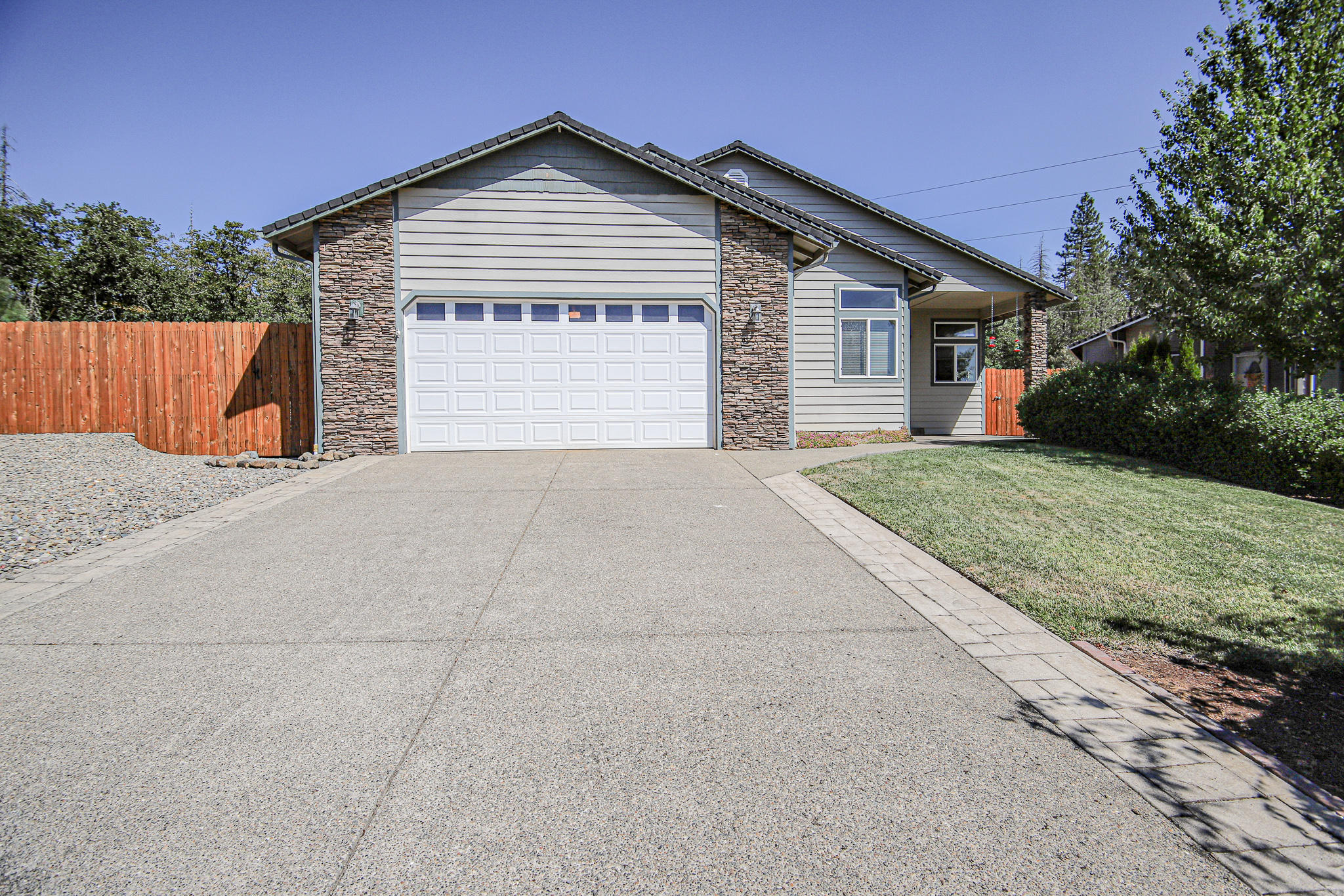301 Cedar Ridge Drive Cave Junction, OR 97523 - Photo 5 of 33 7