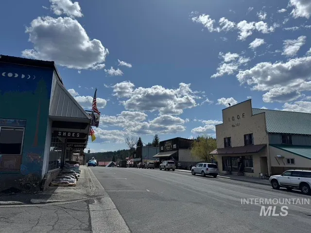 $110,000 | 121 Court Street, Pierce, ID 83546