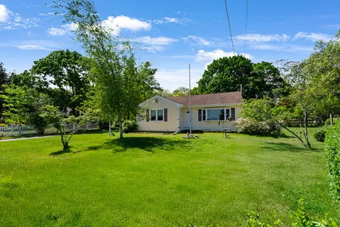 $1,695,000 | 4362 Noyack Road, Sag Harbor, NY 11963