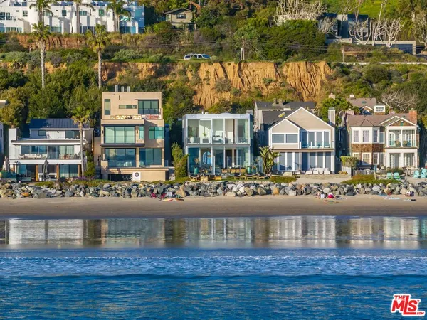 $26,000,000 | 31220 Broad Beach Road, Malibu, CA 90265