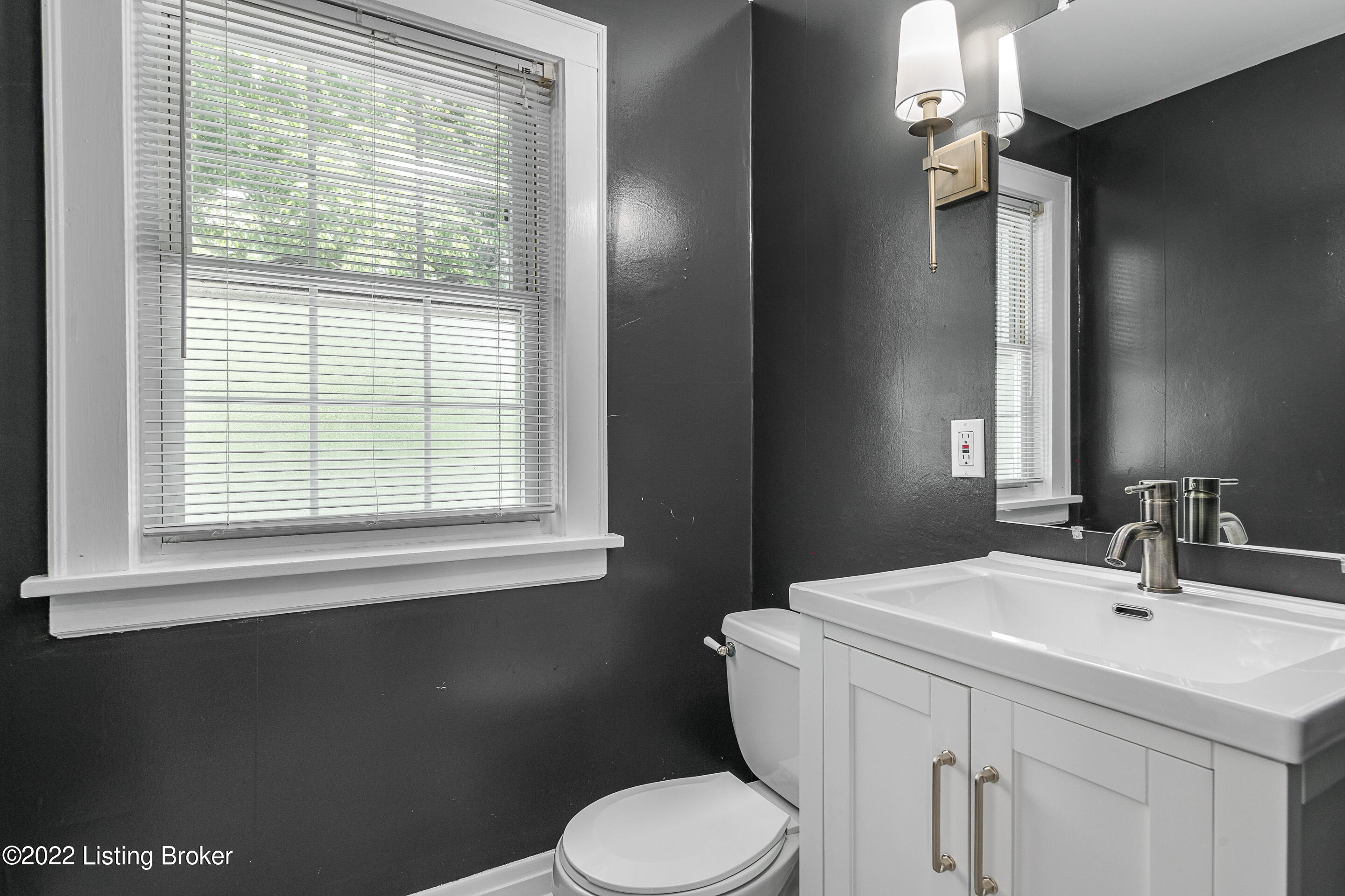 1823 Gresham Road Louisville, KY 40205 - Photo 9 of 17 AAA Gresham 1st Floor Half Bath