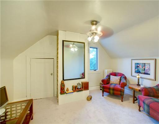 929 Wellesley Road Highland Park, PA 15206 - Photo 14 of 18 Bedroom. This would be the 6th bedroom!