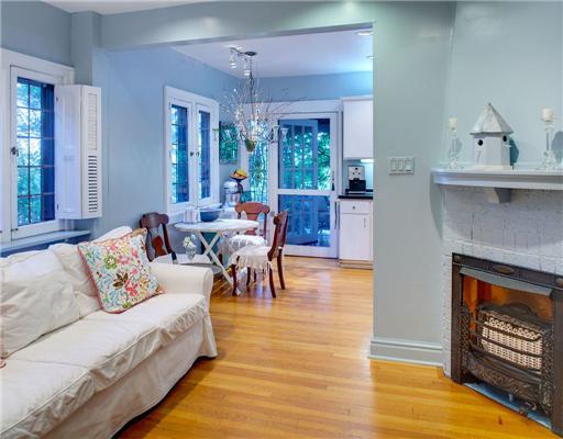 929 Wellesley Road Highland Park, PA 15206 - Photo 8 of 18 Family Room. This lovely sitting area is part of the country kitchen.