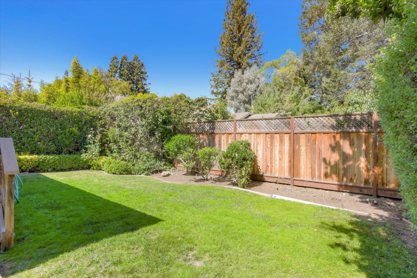 340 Princeton Road Menlo Park, CA 94025 - Photo 29 of 31 a view of a back yard
