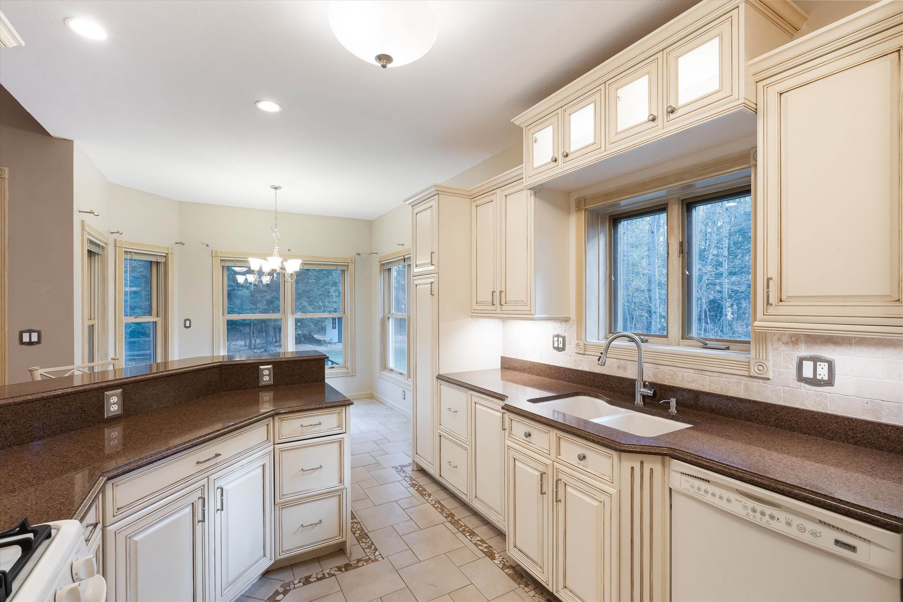 22 Shaker Road Concord, NH 03301 - Photo 8 of 45