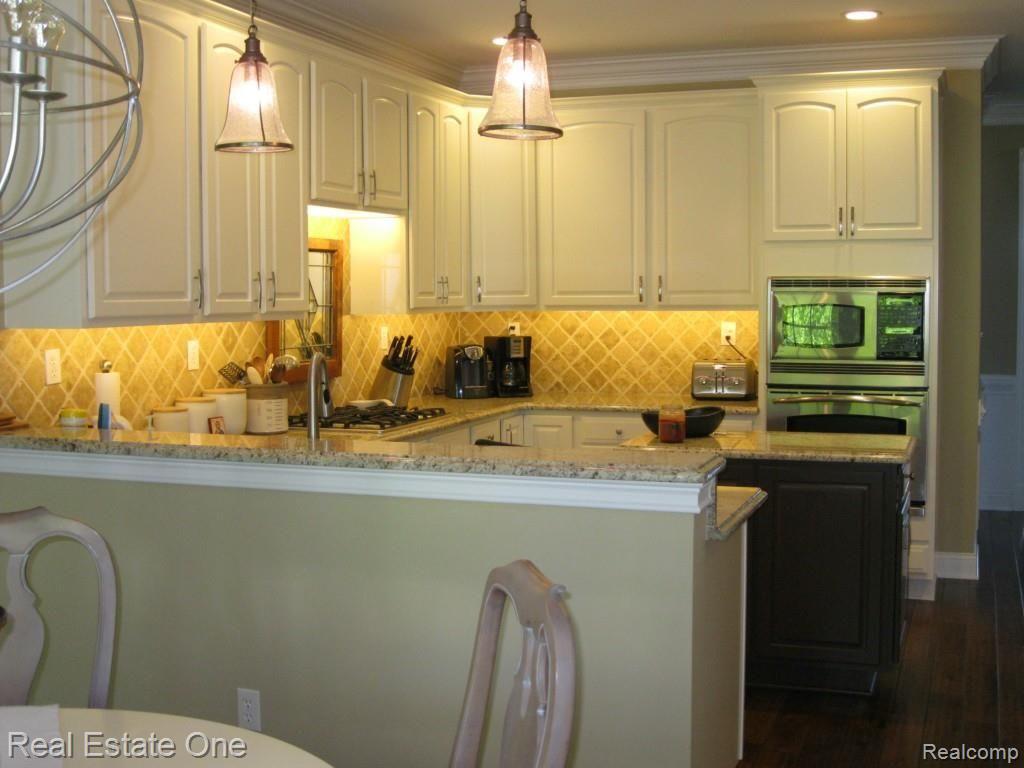 24881 Reeds Pointe Drive Novi, MI 48374 - Photo 13 of 45 Kitchen view from nook.jpg