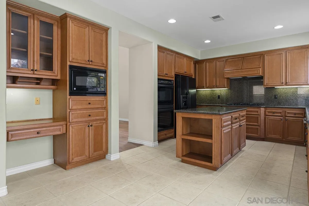 4418 Shorepointe Way San Diego, CA 92130 - Photo 23 of 65