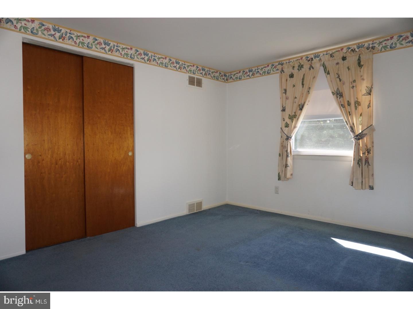 805 Rennard Circle Philadelphia, PA 19116 - Photo 16 of 25 Bedroom 3