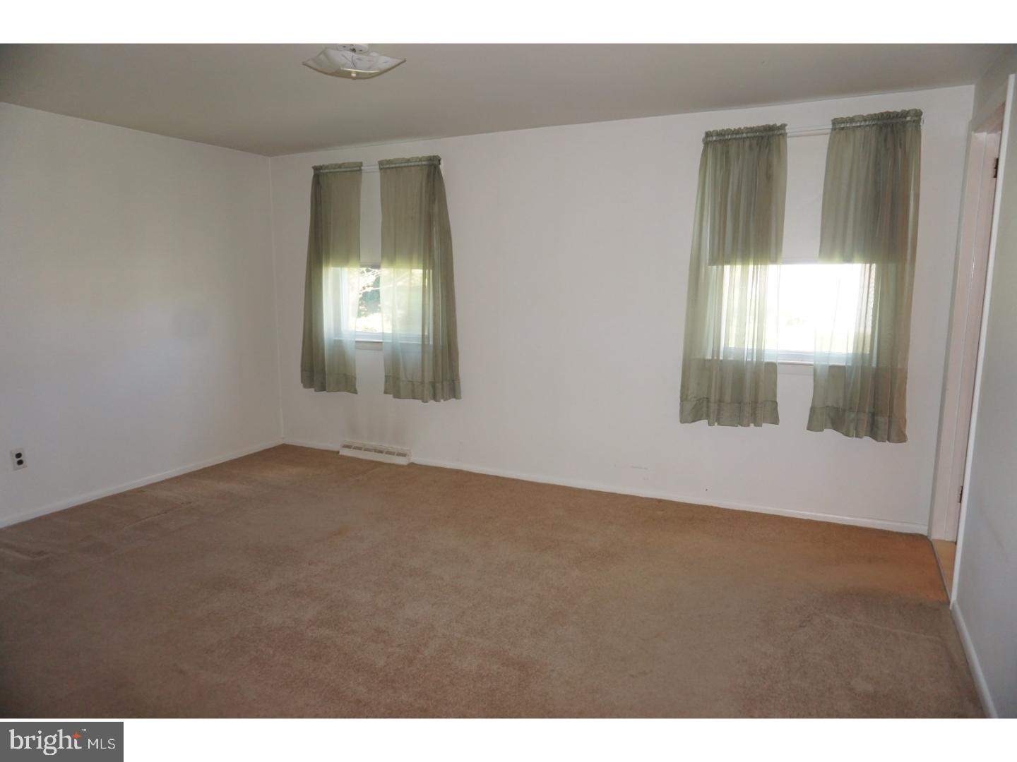 805 Rennard Circle Philadelphia, PA 19116 - Photo 17 of 25 Bedroom - Main