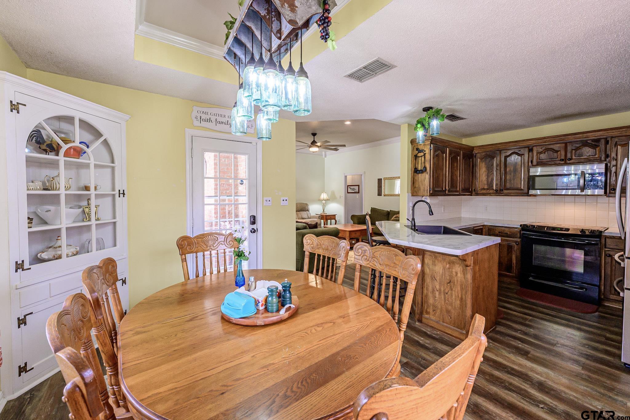 703 Kickapoo Road Chandler, TX 75758 - Photo 9 of 33