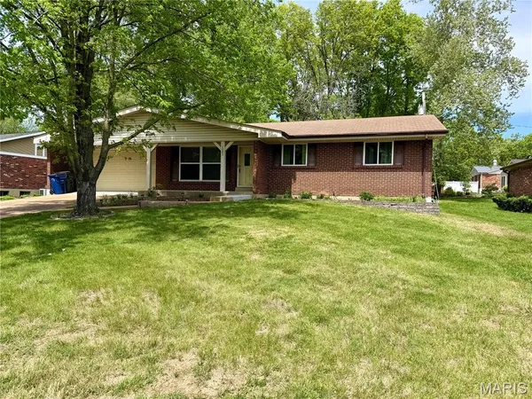 $2,300 | 1003 Mallow Drive, Ballwin, MO 63011