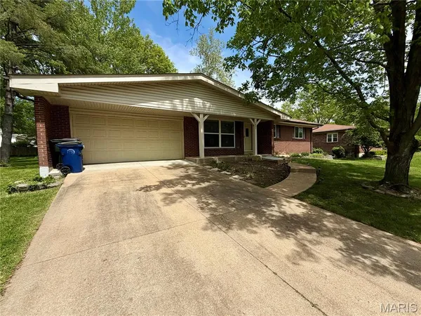 $2,300 | 1003 Mallow Drive, Ellisville, MO 63011