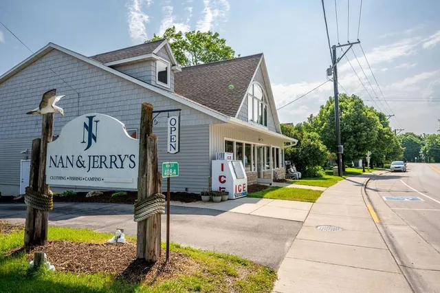 $2,290,000 | 4084 Main Street, Fish Creek, WI 54212