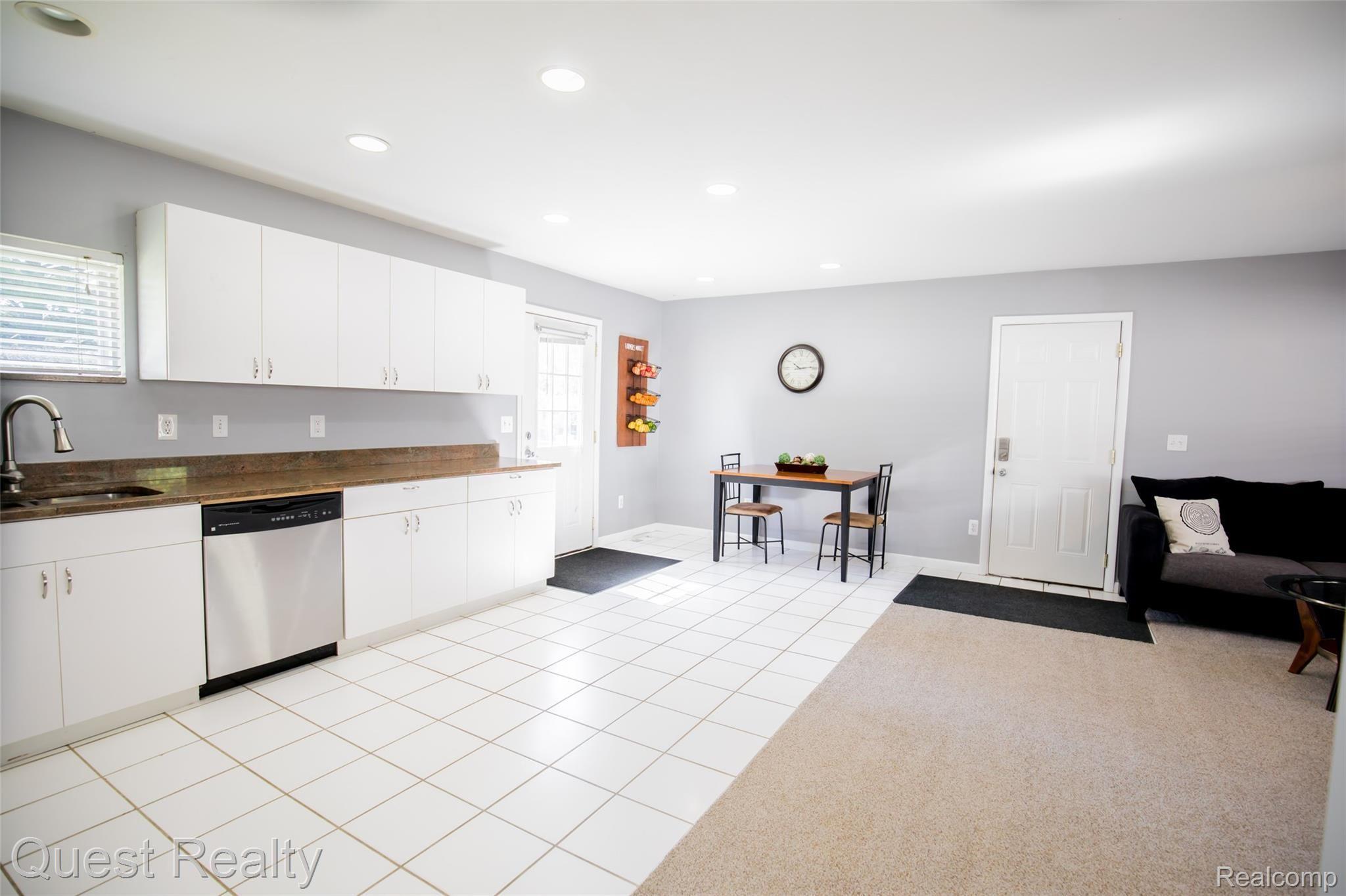 2583 Mann Road Waterford, MI 48329 - Photo 14 of 30 5H7A9259.jpg