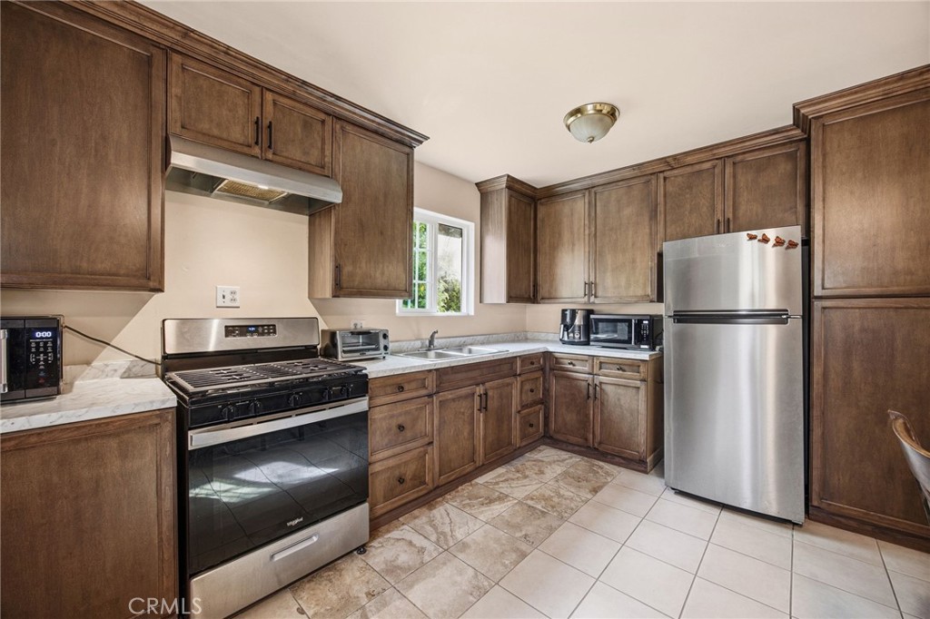 3515 Ross Street Riverside, CA 92503 - Photo 8 of 27