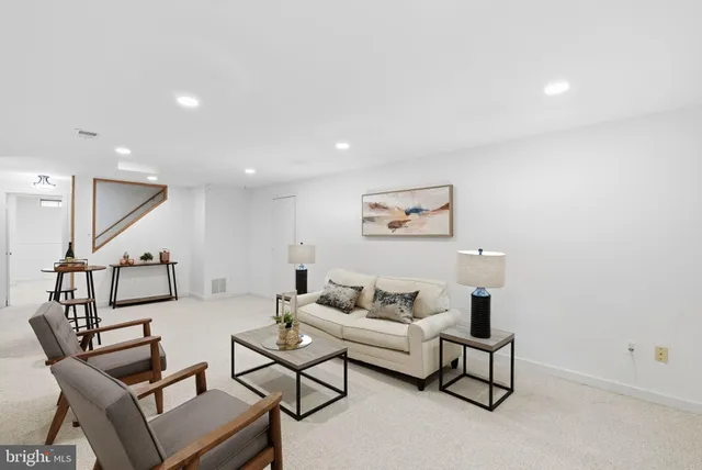 $850,000 | 5 East Wiltshire Court, Sterling, VA 20165