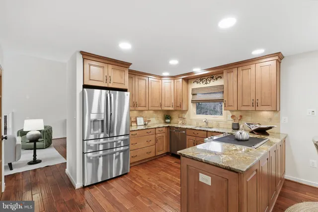 $850,000 | 5 East Wiltshire Court, Sterling, VA 20165