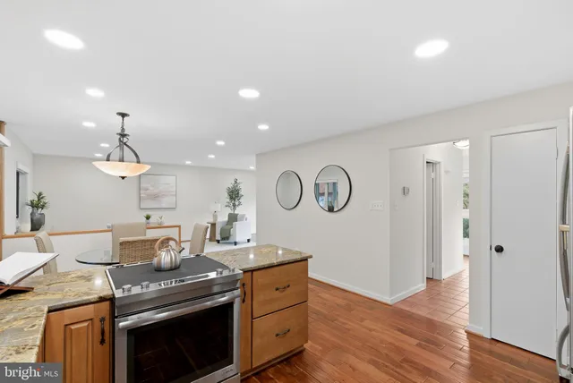 $850,000 | 5 East Wiltshire Court, Sterling, VA 20165