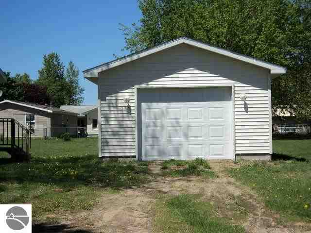 519 Elder Road Mancelona, MI 49659 - Photo 6 of 26 1743946-5.JPG