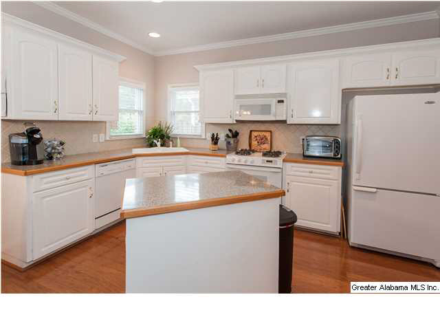 225 Beaver Crest Pelham, AL 35124 - Photo 15 of 32