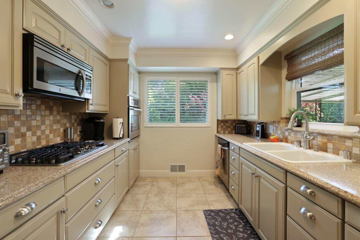 704 Rimby Avenue Lodi, CA 95240 - Photo 14 of 41