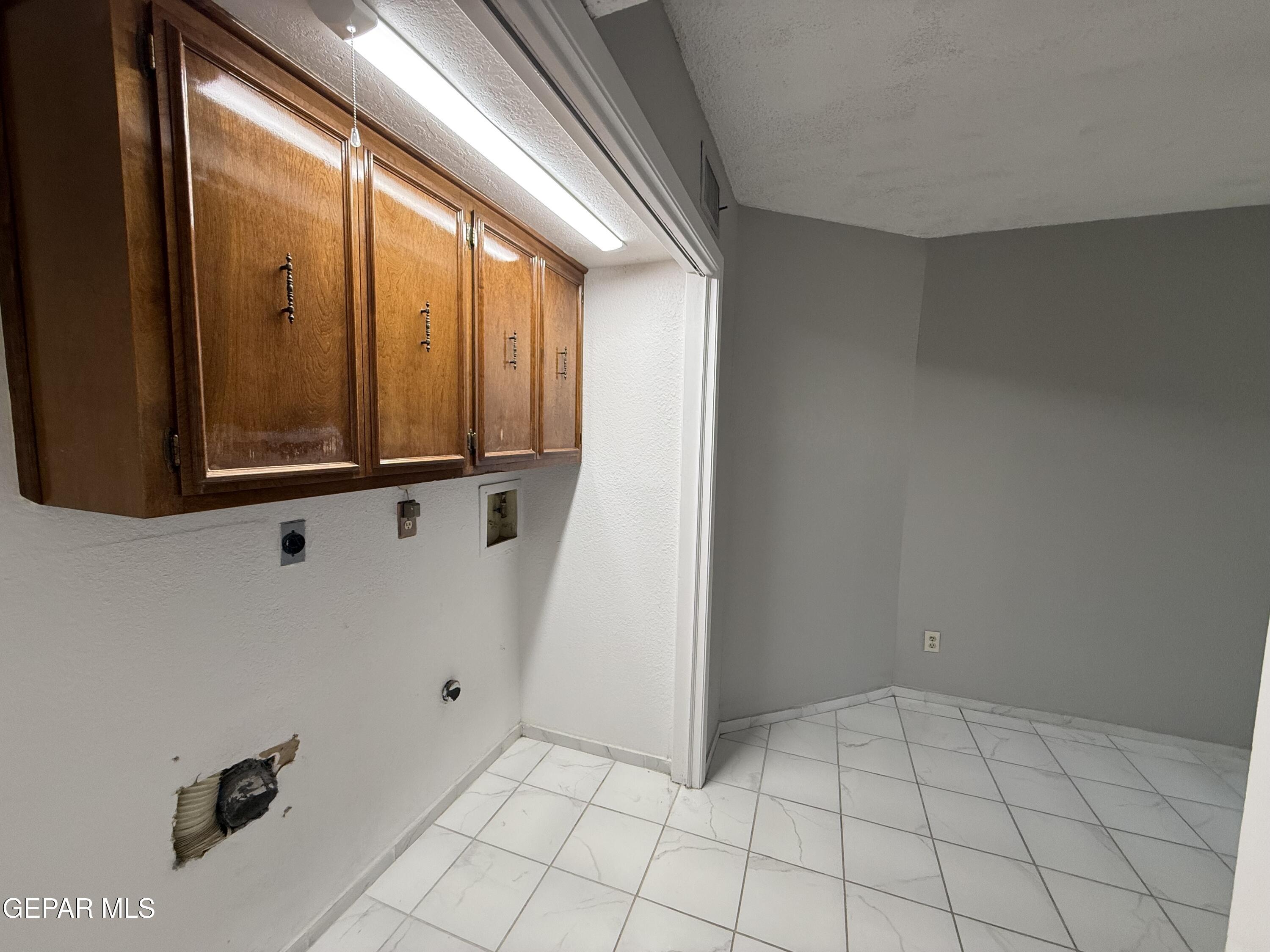 108 North Trevino Road Santa Teresa, NM 88008 - Photo 21 of 26 Laundry/4th bedroom